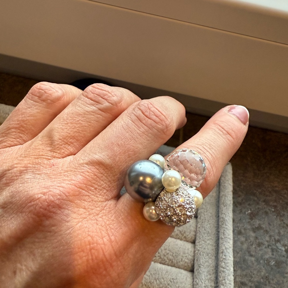 Kenneth Lane Grey crystal pearl bubble cluster Cocktail ring size 8/9 - Picture 14 of 14